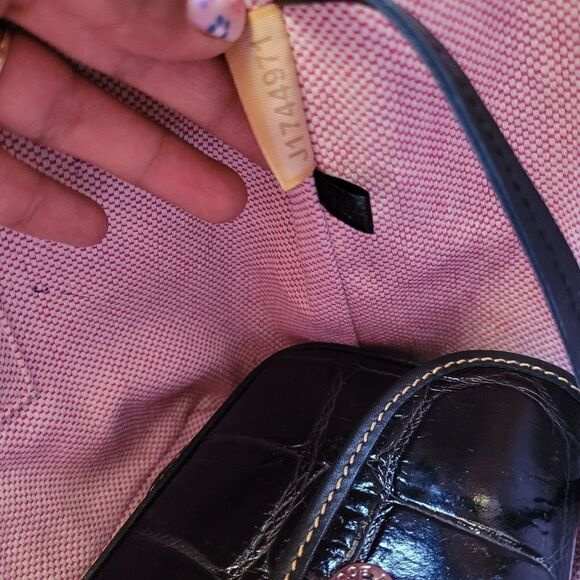 Dooney and Bourke Vintage Croc Embossed hand bag - Picture 10 of 12